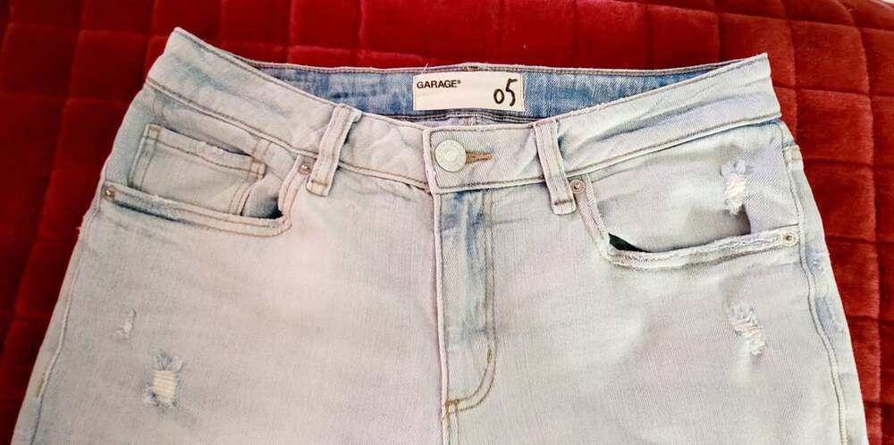 Garage Distressed Denim Jeans Size 5 Light Wash